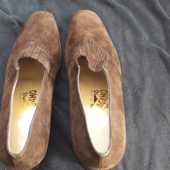 Salvatore Ferragamo Suede Pump - Picture 9 of 9